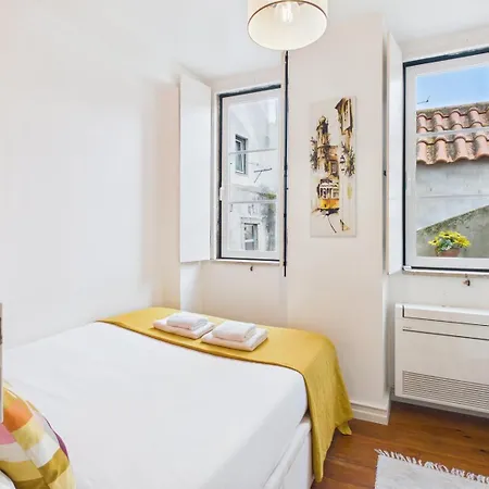 Apartman Charming 1br W/ Sofa Bed In The Heart Of Alfama | By Airnest Lisboa